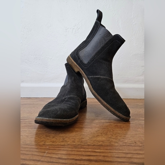 BOTTEGA VENETA Grey Suede Leather Chelsea Boots - Picture 5 of 10